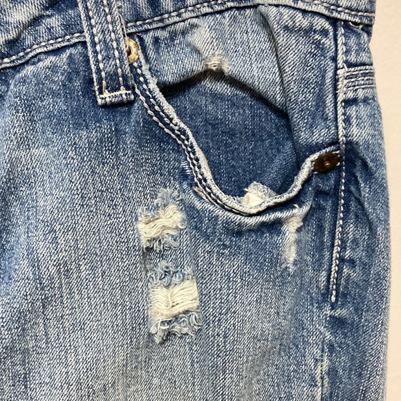 Apt 9 Distressed Jean shorts size 10 - Picture 2 of 10